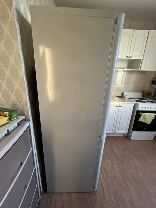 Холодильник Indesit