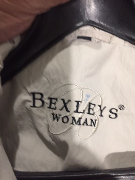 Продам женский плащь