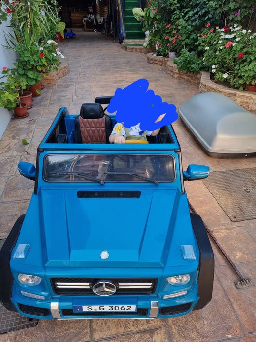 Vând mașinuța electrică