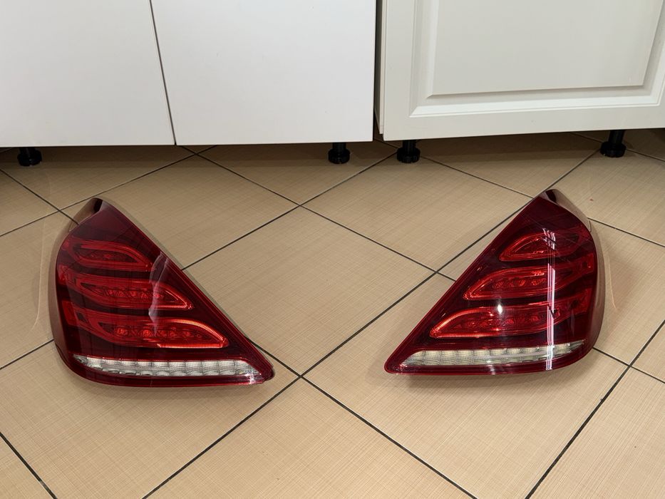 Vând stopuri originale Mercedes S class w222