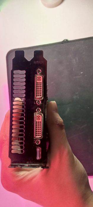 Видеокарта GIGABYTE GeForce GTS 450 1 Гб