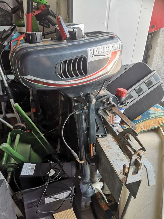 Продавам двигател за лодка