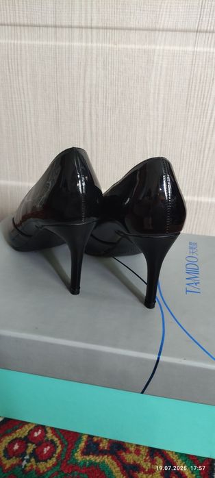 Продам женские туфли 36 размер.