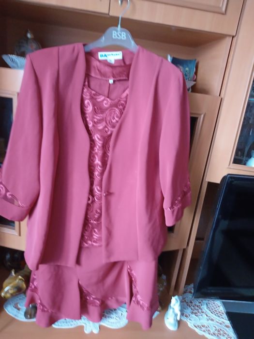 Rochii si costume ocazie