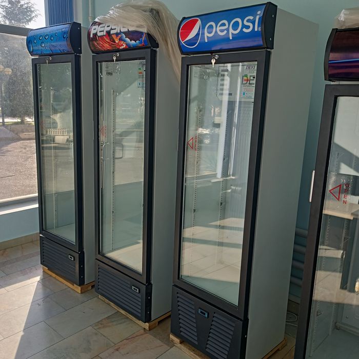 Акция !!! Продаются витринные холодильники.