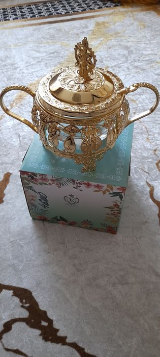 Сахарница красивая