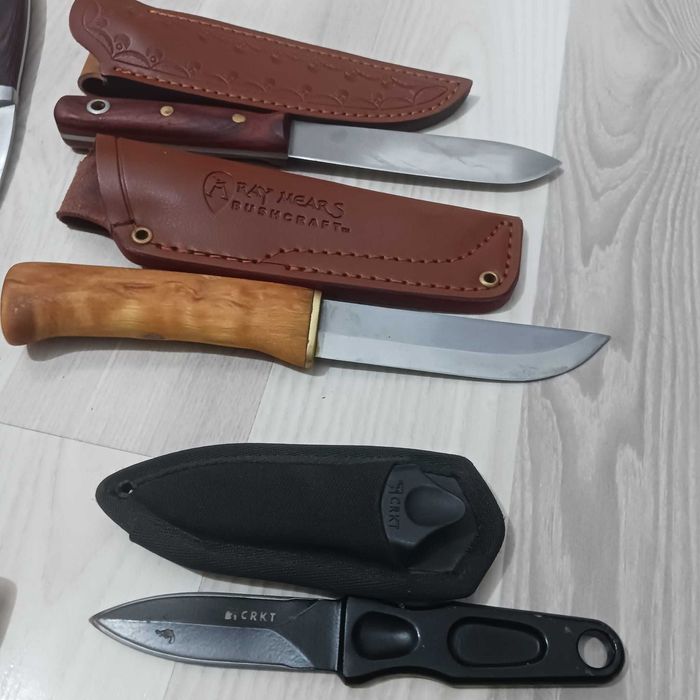 Vând cutite camping și outdoor