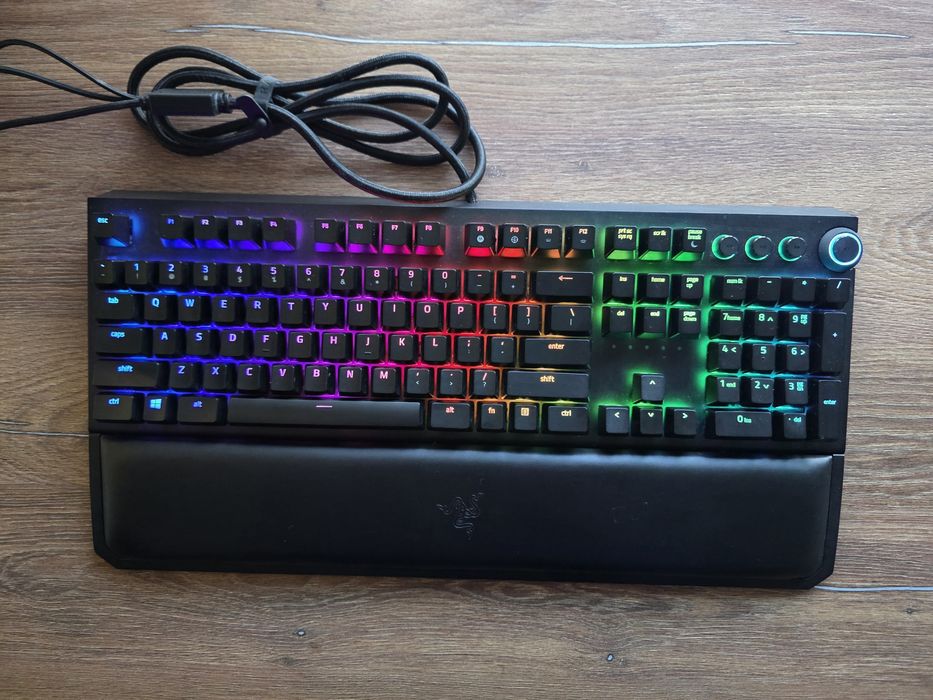 Механична геймърска клавиатура Razer BlackWidow Elite (Green Switches)