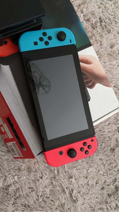 Nintendo Switch V1+ Joy-Con + Dock 900 lei