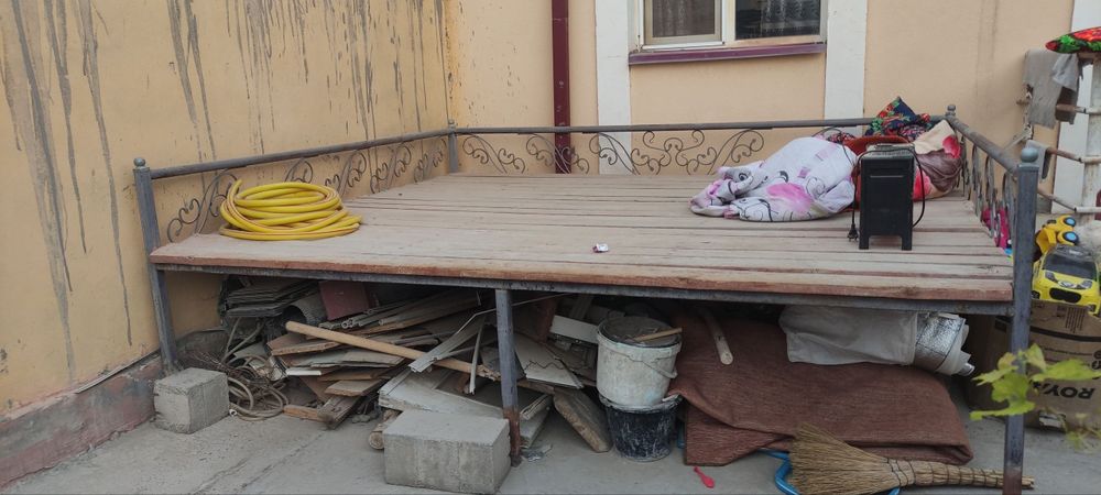 Kravat sotiladi razmeri 3x2,5m. Xolati yaxshi