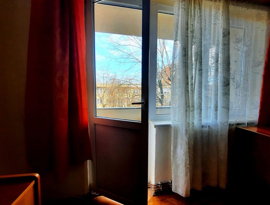 Inchiriez apartament cu doua camere,zona podgoria