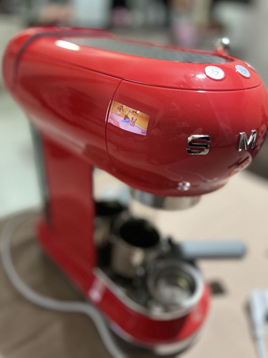 Нова Кафемашина Smeg