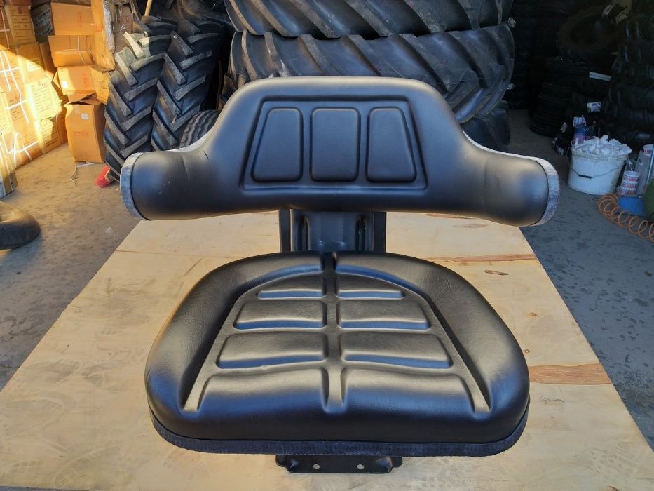 Scaun tractor nou tractoare U650 U445 si alte tractoare cu garantie