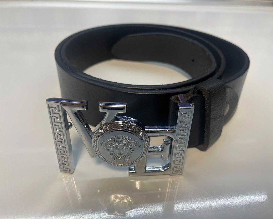 Чисто нов колан от естествена кожа VERSACE дължина 110см