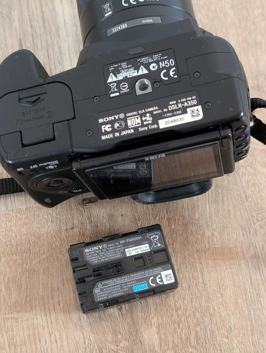 Sony A-350 + obiectiv Sony 18-70mm + baterie