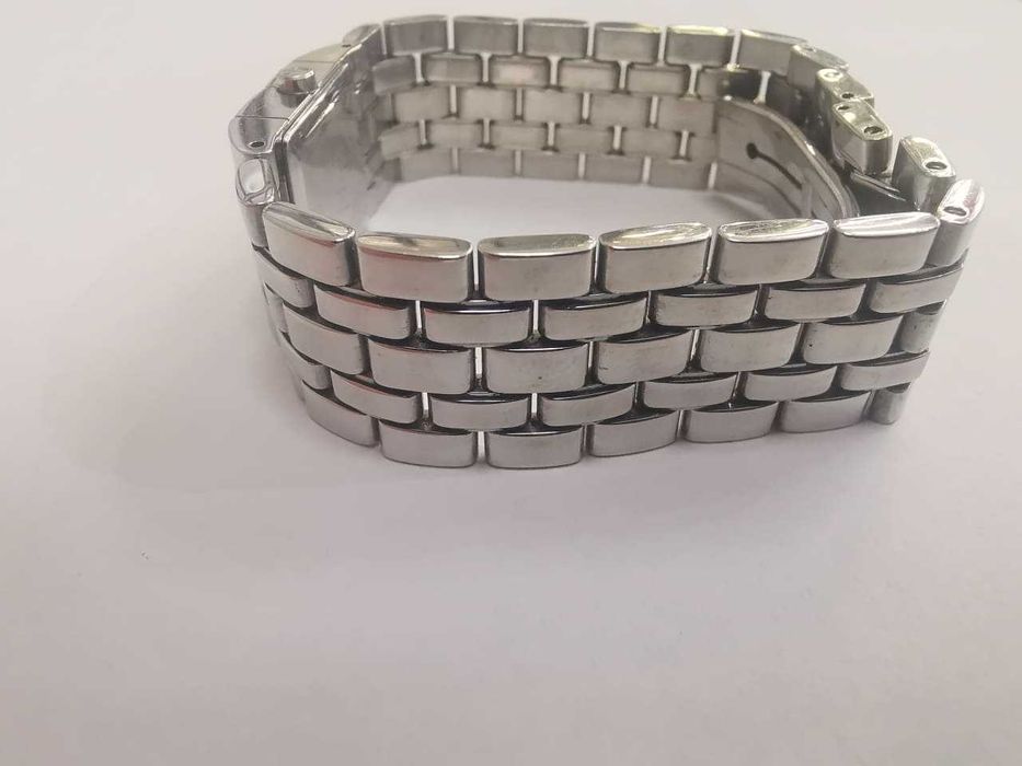 Продавам дамски часовник Raymond Weil