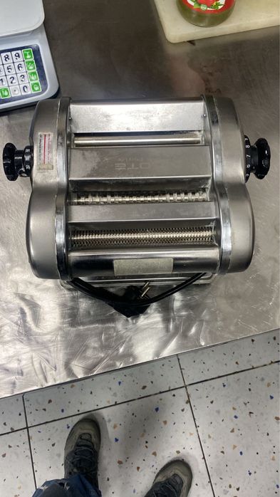 Тетестомес, лапшарезка, водонагреватель, весы, рисоварка