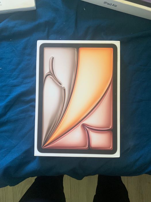 Ipad air m3 128GB ЧИСТО НОВ!