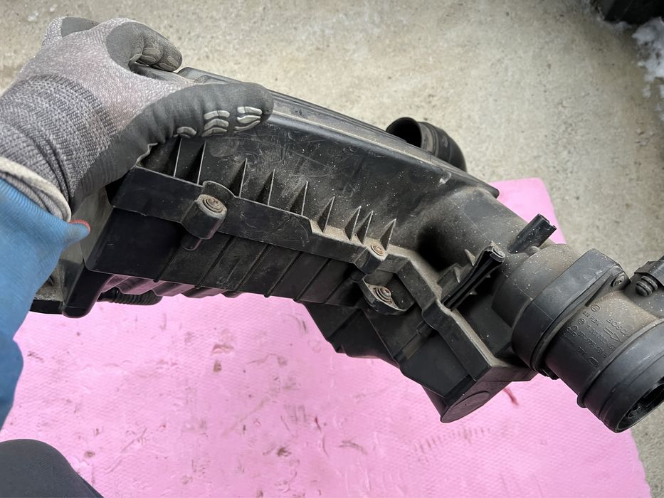 Carcasa filtru aer pt passat b6 cod motor bmr
