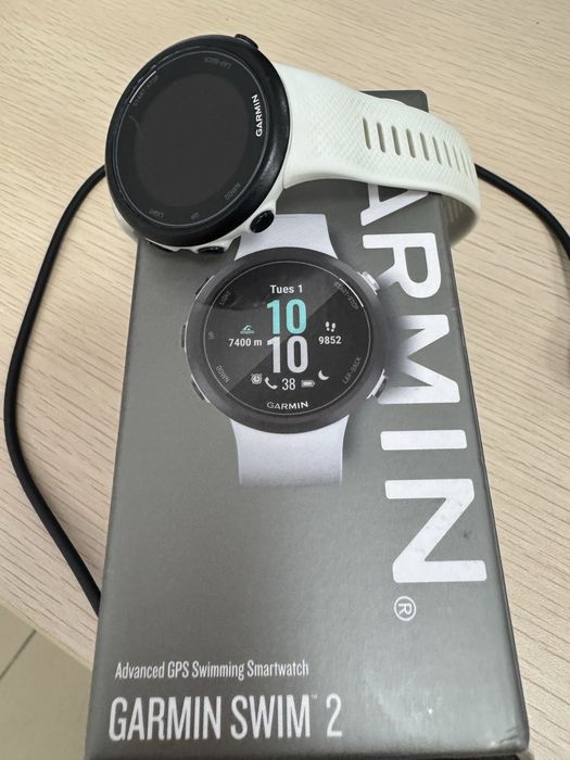 Часы Garmin Swim2