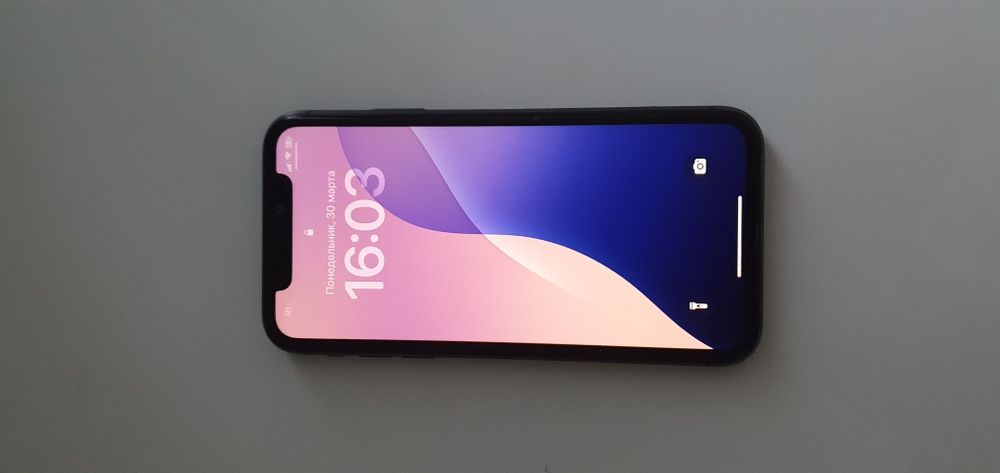 IPhone 11 black 1
