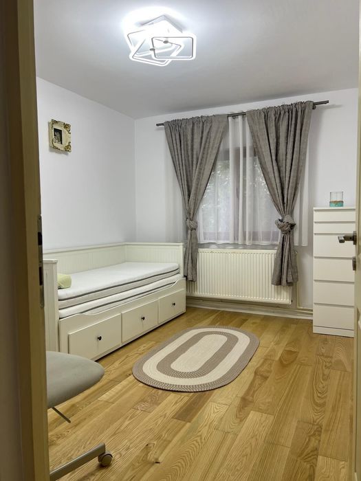 Inchiriez apartament, 3 camere decomandat Liliacului- Deva