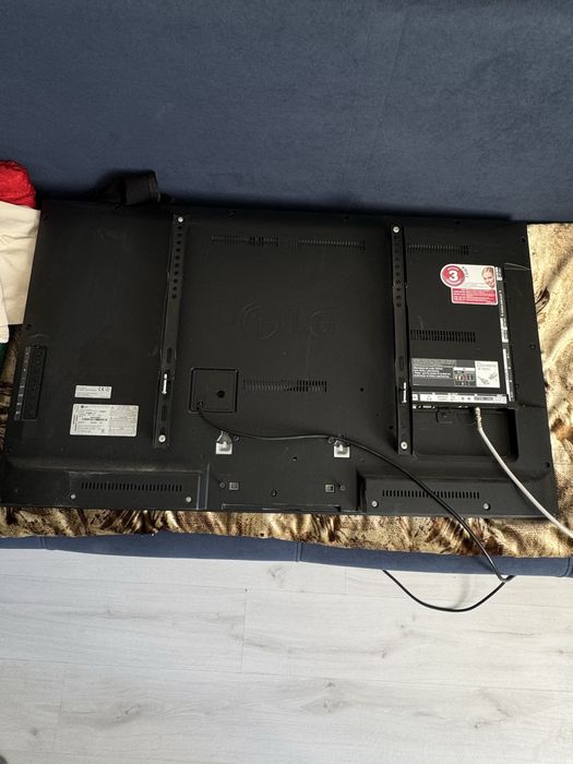 Телевизор LG42LM640T