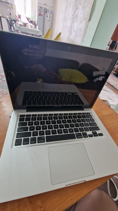 Ноутбук MacBook 1372