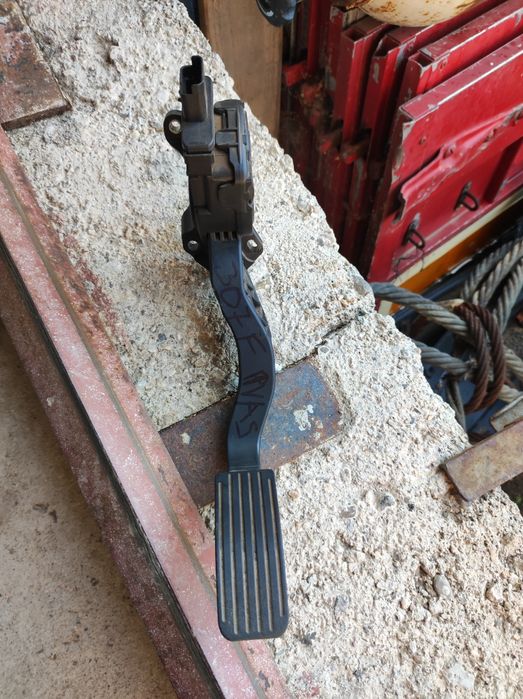 Потенциометър(педал) на газта за Пежо-207