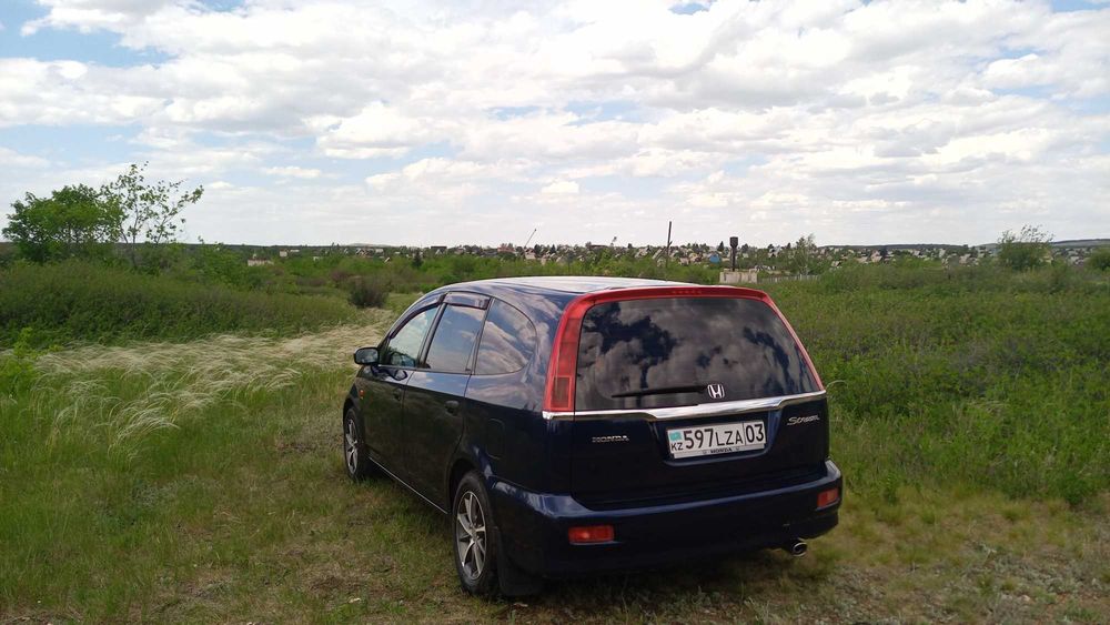 Honda Stream 1.7 / 7мест