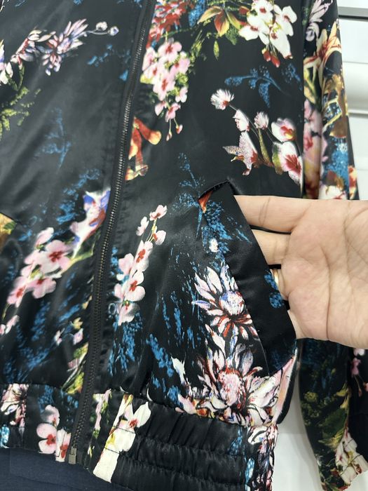 Жұқа бомбер сатылады