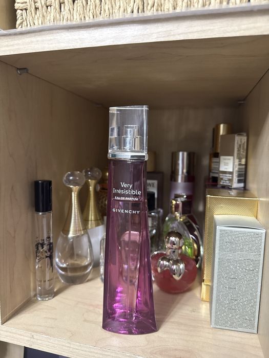 Продам духи Givenchy
