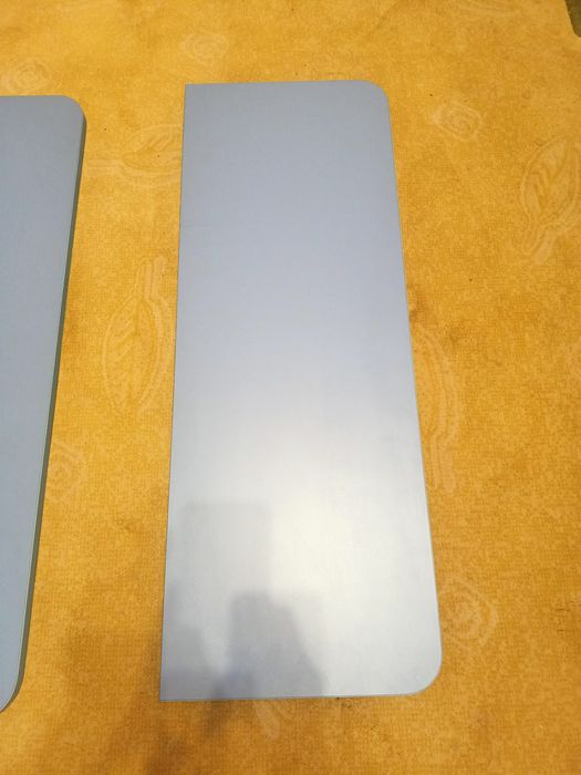 Полочки из ламината.