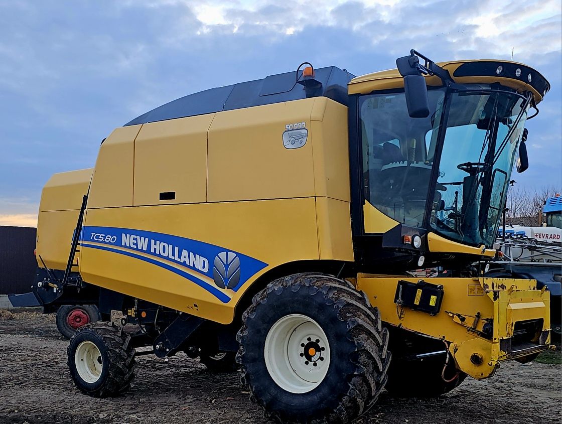 Vand combina New Holland TC 5.80 stare impecabila Suditi • OLX.ro