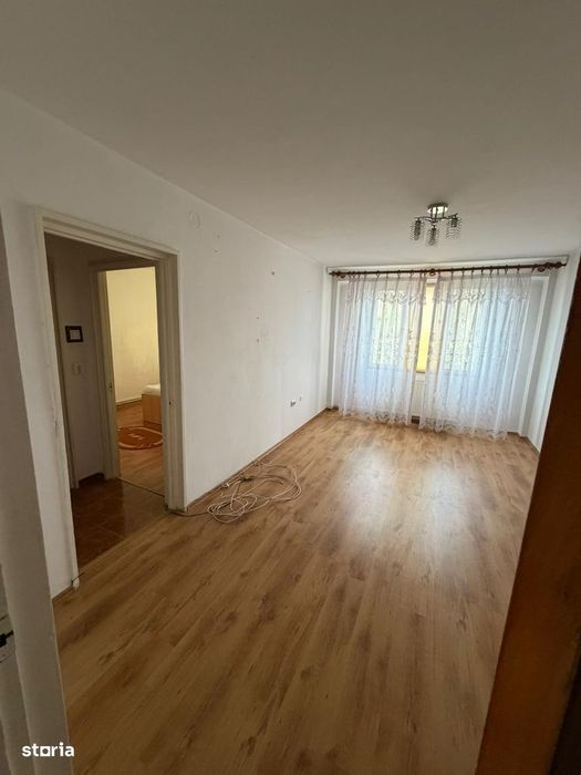 Apartament 2 camere decomandat, Grivitei