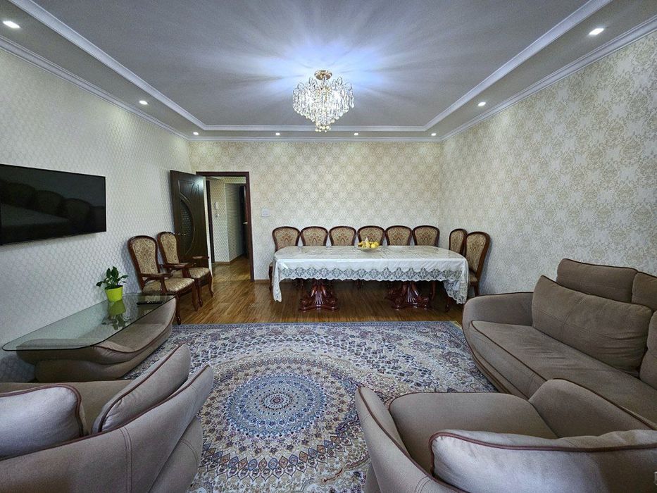 Метро Чиланзар Трёхкомнатная Ц квартал с мебелью