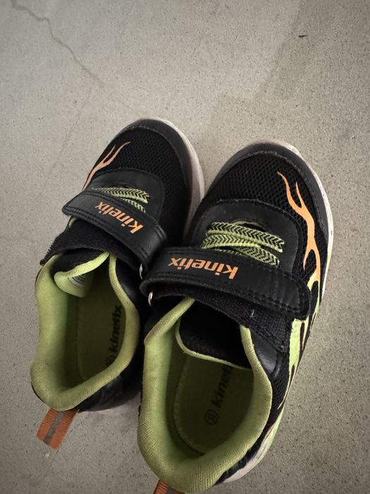 Продам кроссовки