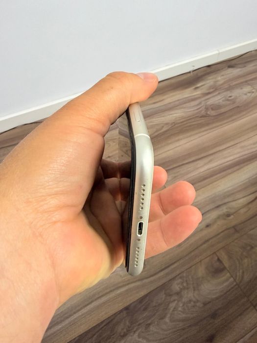 Iphone 11 alb 128 g tehnic si estetic 10/10