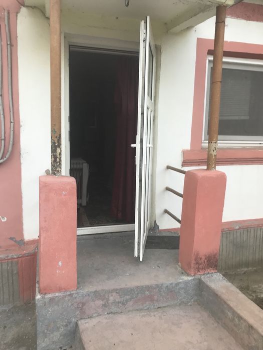 Inchiriez o camera la casa pt o persoana