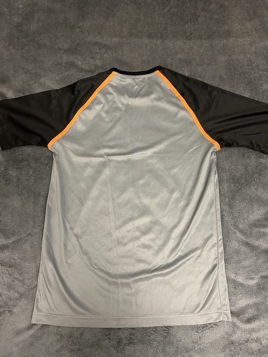 Adidas сива тениска S (оригинална)