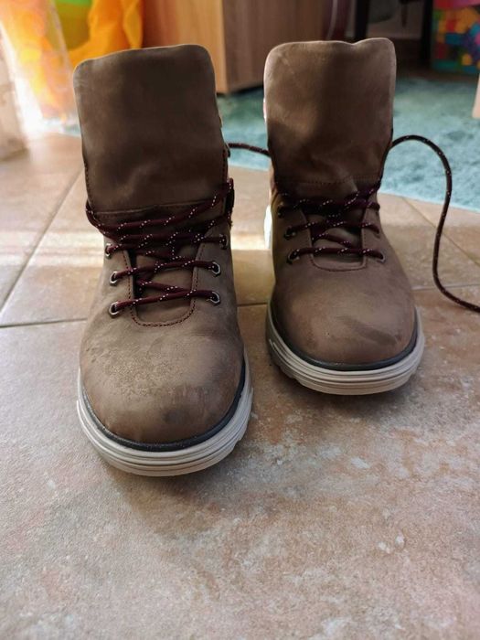 Ghete de iarna din piele noi