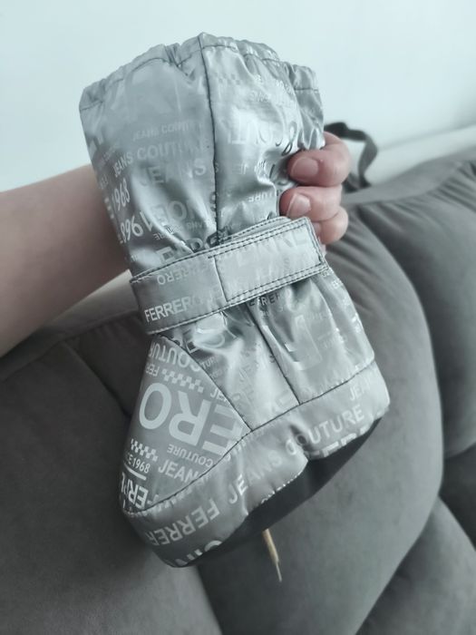 Продам зимние сапожки для малыша.