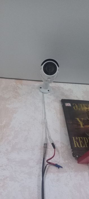 ПРОДАМ  рабочий комплект видеокамер для здания.