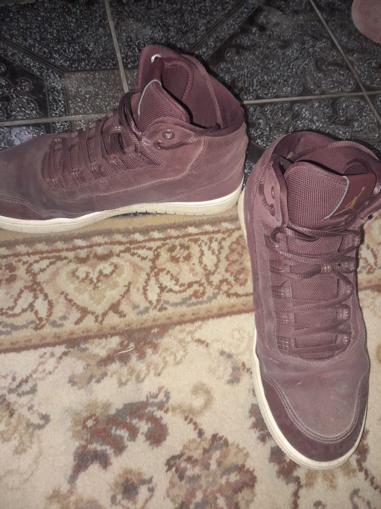 Jordan Executive Burgundy Bailesti OLX.ro