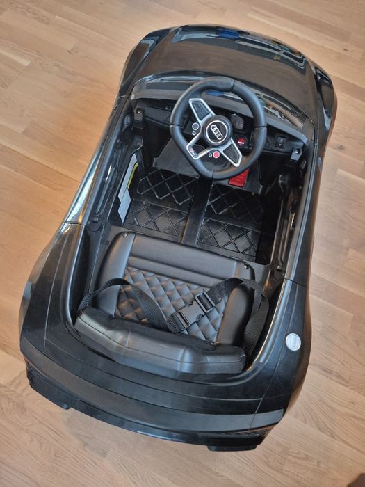 Електрическа кола за деца AUDI R8 Sport черна