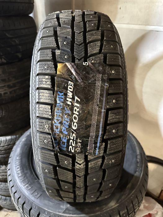 Продам новые зимние импортные автошины.