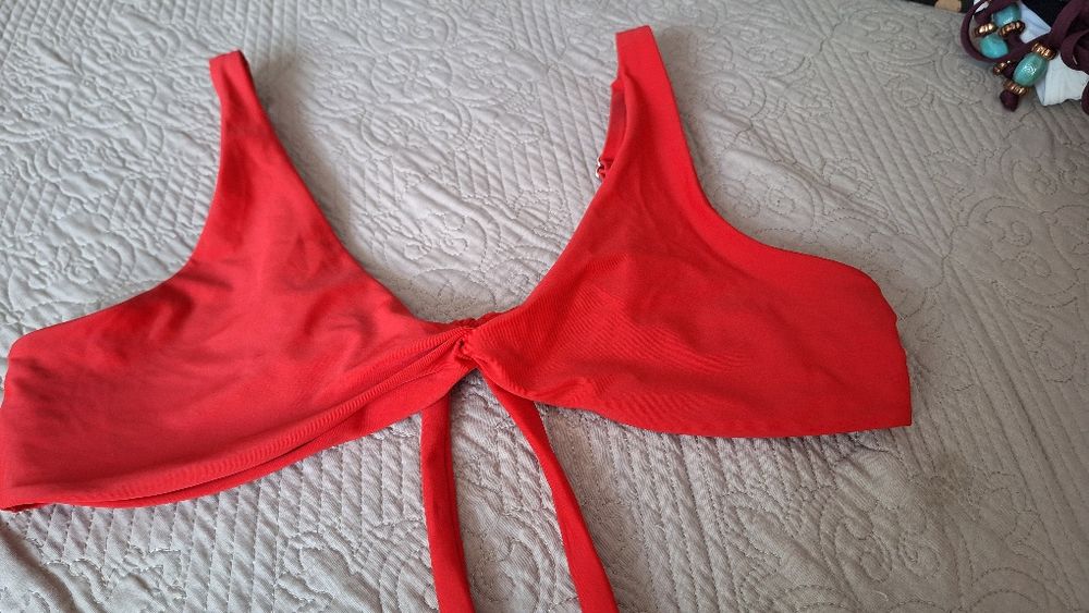 Sutiene costume de baie