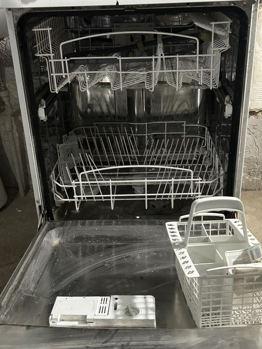 Ariston Посудомоечная машина