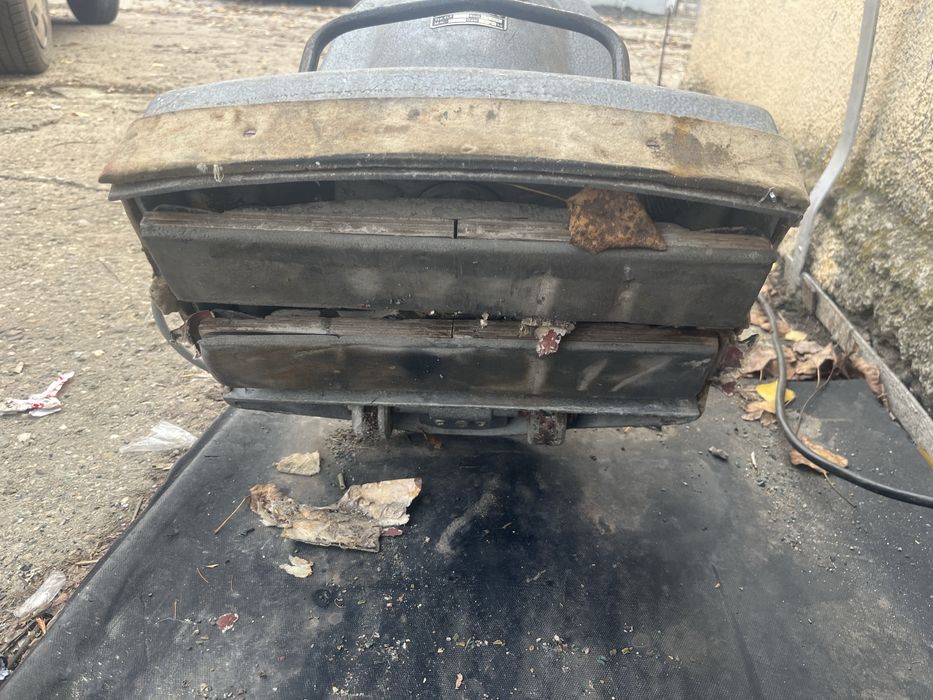 Mașină electrică de șlefuit parchet profesionala cu banda abrazivă.