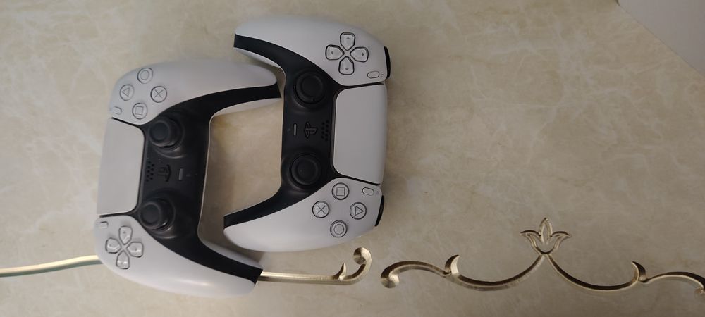 PS5 Slim Sotiladi Holati Ideal